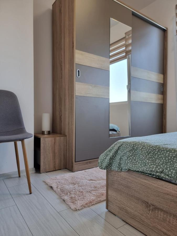 Cozy Apartment With Balcony On The Black Sea- Part Of The Family 'Vicki Apart Varna Exteriör bild