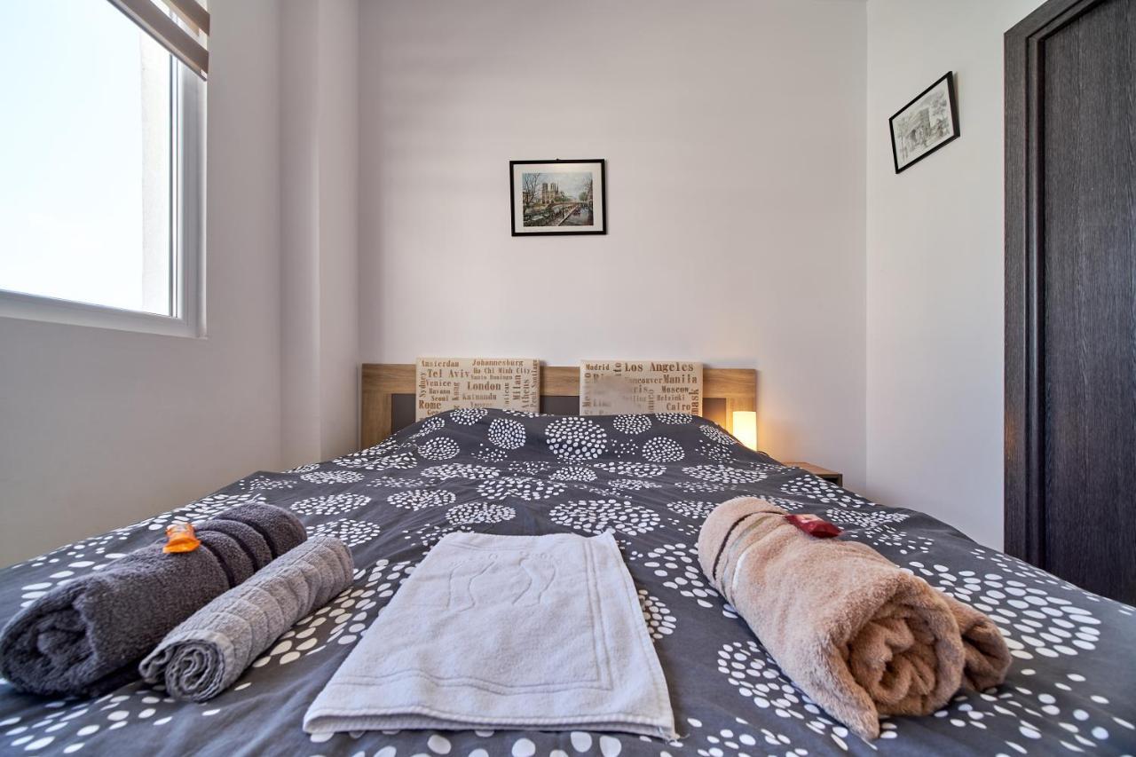 Cozy Apartment With Balcony On The Black Sea- Part Of The Family 'Vicki Apart Varna Exteriör bild