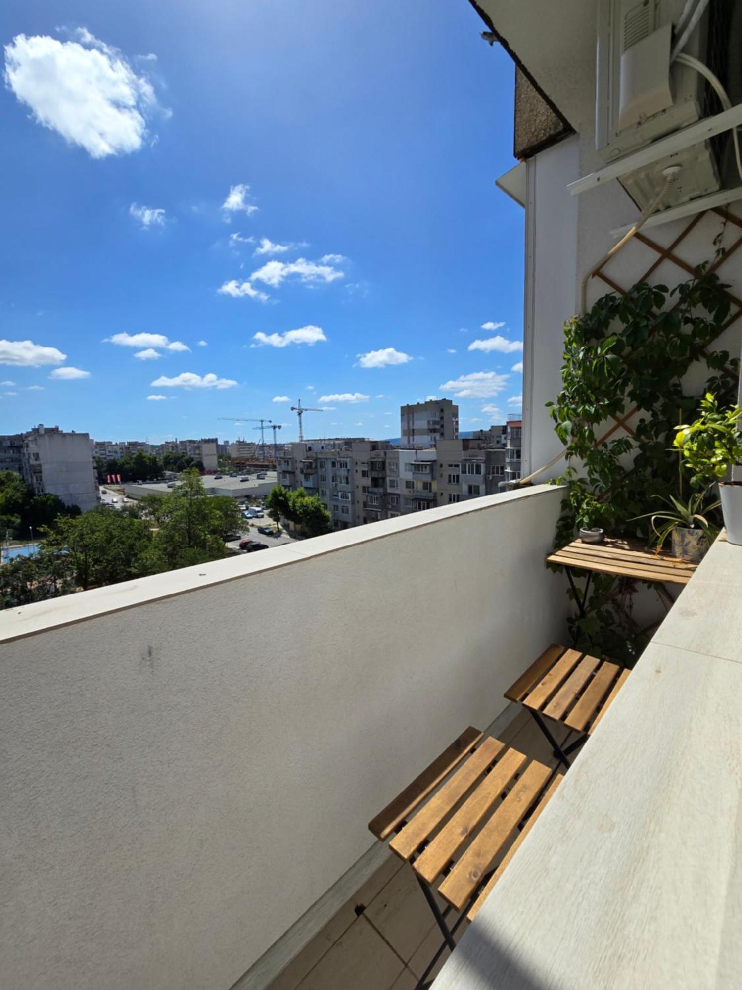 Cozy Apartment With Balcony On The Black Sea- Part Of The Family 'Vicki Apart Varna Exteriör bild
